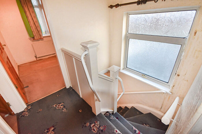 3 Bedroom Semi-Detached House For Sale In Welby Avenue, Nottingham, NG7