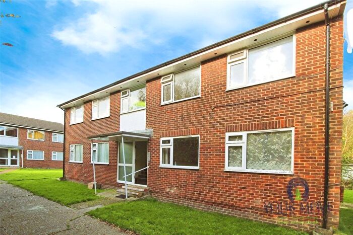 2 Bedroom Flat To Rent In Walnut Walk, Polegate, East Sussex, BN26