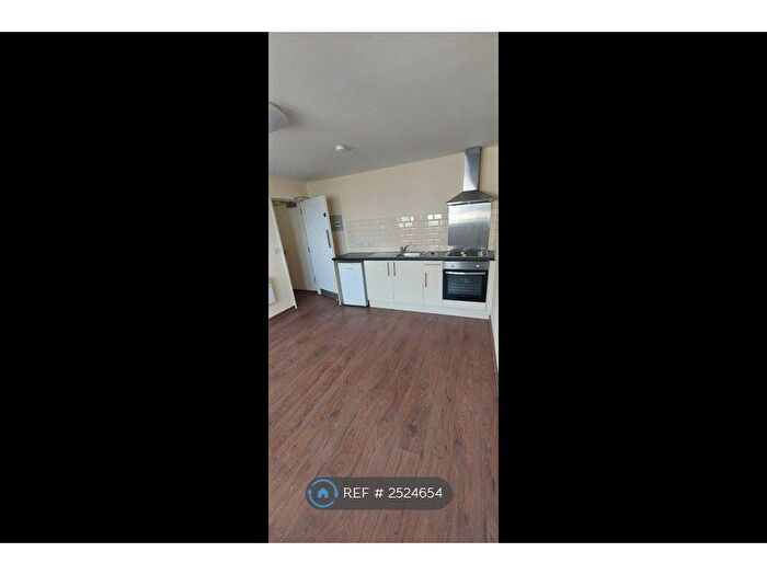 1 Bedroom Flat To Rent In Daniel House, Merseyside, L20