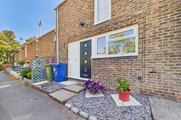 1 Bedroom Terraced House For Sale In Lingwood, Bracknell, Berkshire, RG12