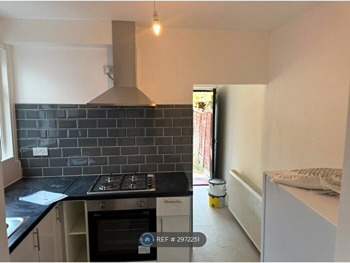 1 Bedroom Flat To Rent In Kimberley Road, London, E17