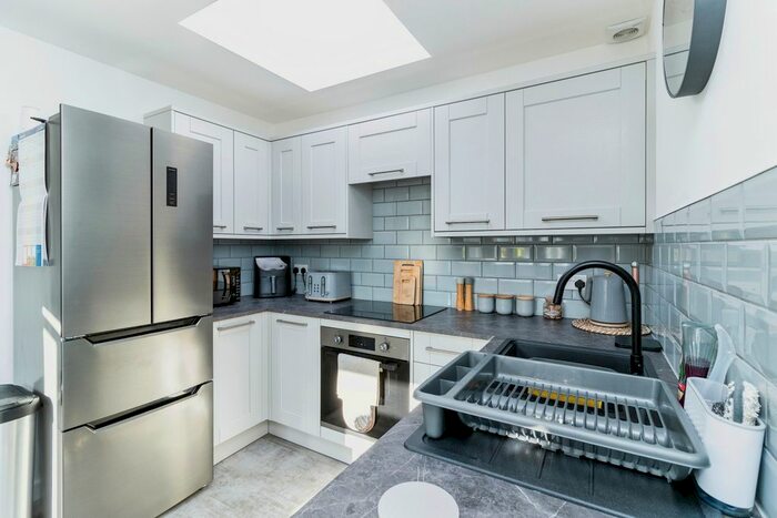 2 Bedroom Flat For Sale In Keysfield Road, Paignton, Devon, TQ4