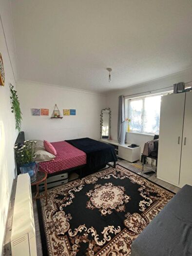 Studio To Rent In Dagenham, RM10