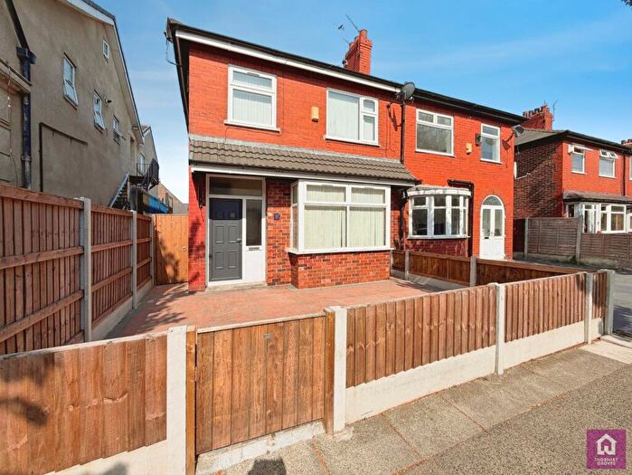 3 Bedroom Semi-Detached House For Sale In Littleton Road, Salford, Greater Manchester, M7