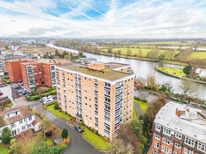 2 Bedroom Flat For Sale In Anglers Reach, Surbiton, KT6