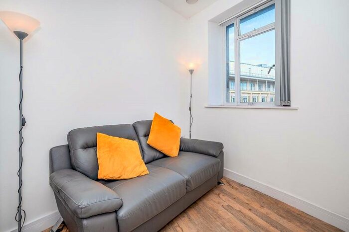 Studio To Rent In Derrys Cross, Plymouth, PL1