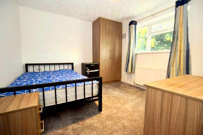 1 Bedroom House To Rent In Spring Grove Road, Hounslow, TW3