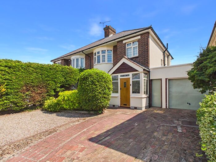 4 Bedroom Semi-Detached House For Sale In Woolwich Road, London, SE2