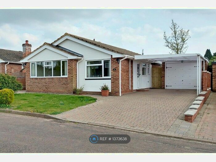 2 Bedroom Bungalow To Rent In Lyde Close, Basingstoke, RG23