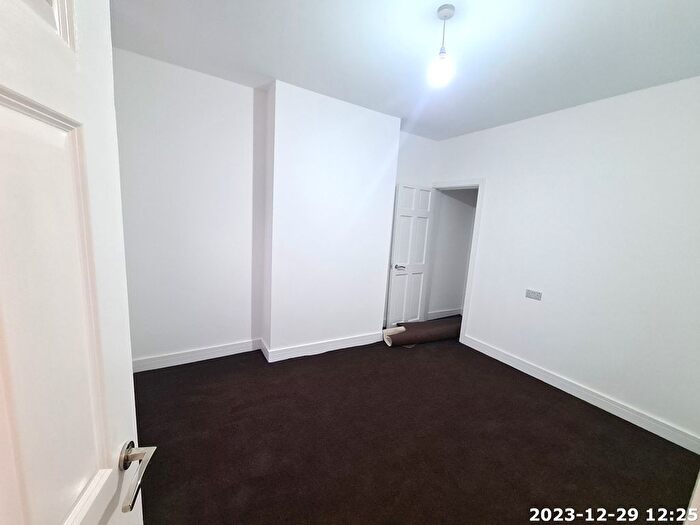 3 Bedroom Terraced House To Rent In Western Road, Leicester, LE3