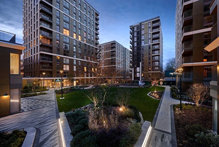 1 Bedroom Flat For Sale In Eden Grove, Staines-Upon-Thames, TW18