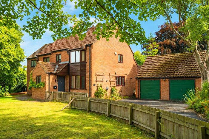 5 Bedroom Detached House For Sale In Back Lane, Riccall, York, YO19