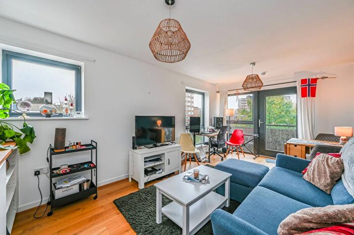 2 Bedroom Flat For Sale In Coade Court, Paradise Road, Clapham, London, SW4
