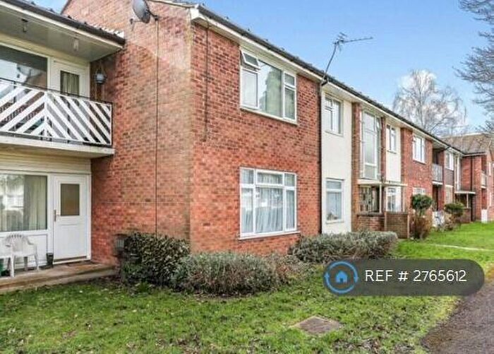 2 Bedroom Flat To Rent In Oakham Way, Solihull, B92