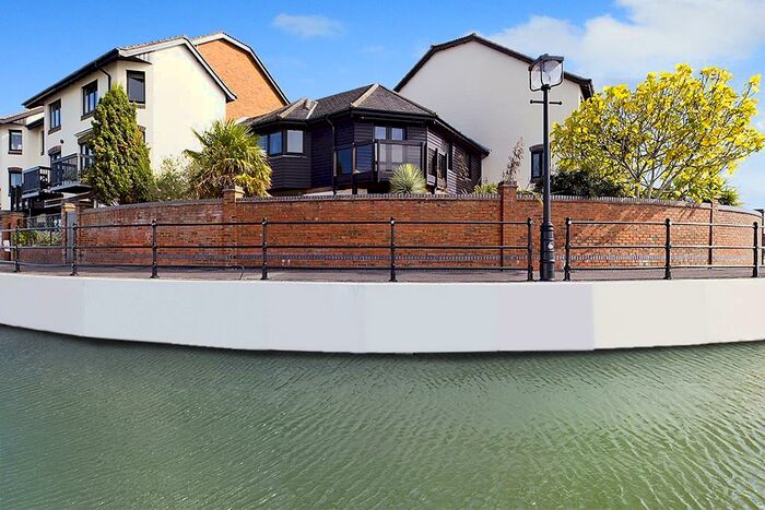 4 Bedroom Town House To Rent In Calshot Court, Channel Way, Ocean Village, Southampton, SO14