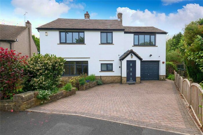 4 Bedroom Detached House For Sale In Walker Wood, Baildon, Shipley, West Yorkshire, BD17