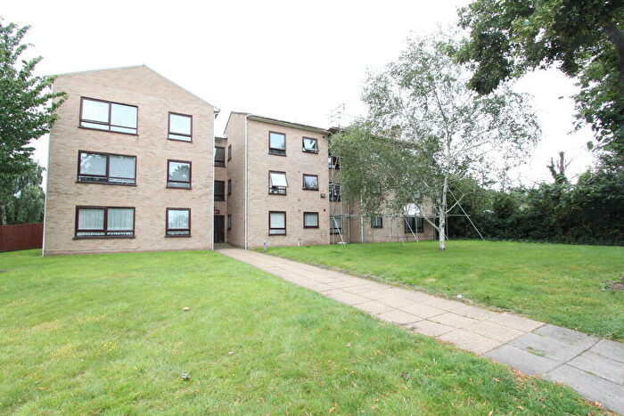 2 Bedroom Flat To Rent In Avenue Road, Erith, DA8