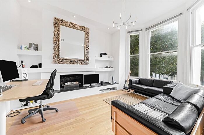 1 Bedroom Flat To Rent In Warwick Avenue, London, W9