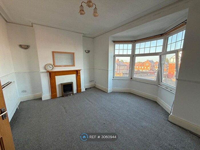 4 Bedroom Flat To Rent In Colonade, Mansfield, NG20