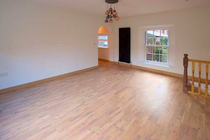 3 Bedroom Property To Rent In Addiscombe Road, Addiscombe, CR0