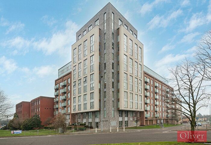 2 Bedroom Flat For Sale In Franklin Court Brook Road, Borehamwood, WD6