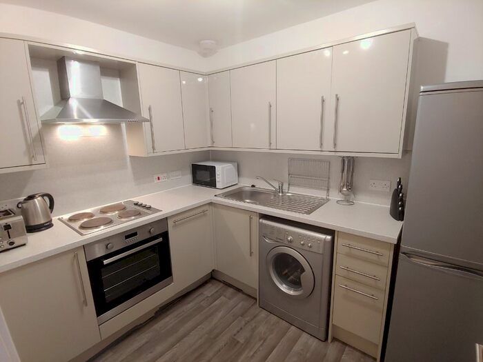 3 Bedroom Flat To Rent In West Nicolson Street, Newington, Edinburgh, EH8