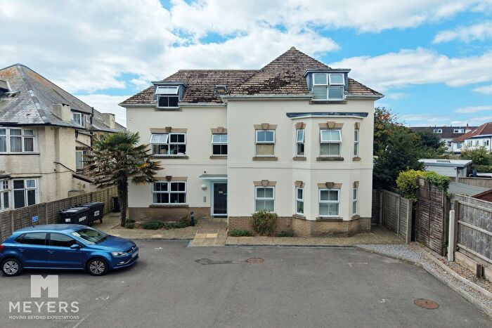 2 Bedroom Flat To Rent In Belle Vue Road, Bournemouth, BH6