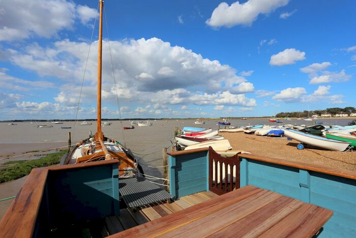1 Bedroom Houseboat For Sale In The Drift, High Road, Trimley St. Mary, Felixstowe, IP11