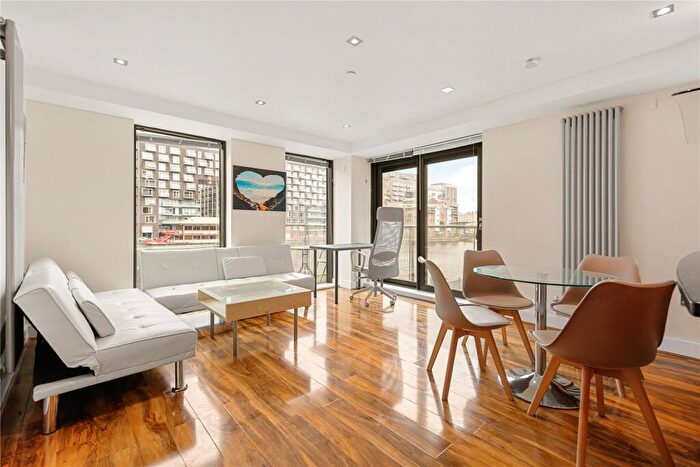 2 Bedroom Flat To Rent In Millharbour, Canary Wharf, London, E14