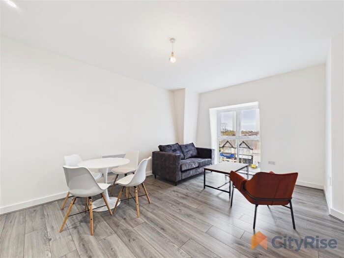 2 Bedroom Flat To Rent In Queens Court, Queens Drive, Liverpool, L14