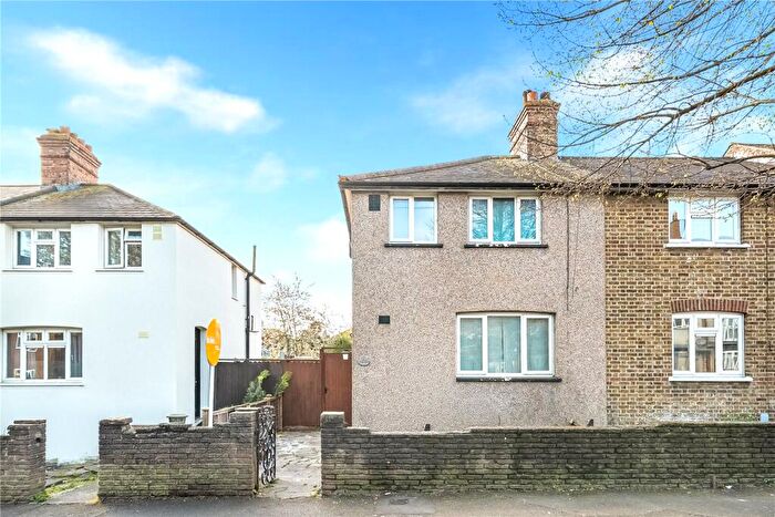 3 Bedroom Semi Detached House To Rent In Mount Pleasant Road, London, E17