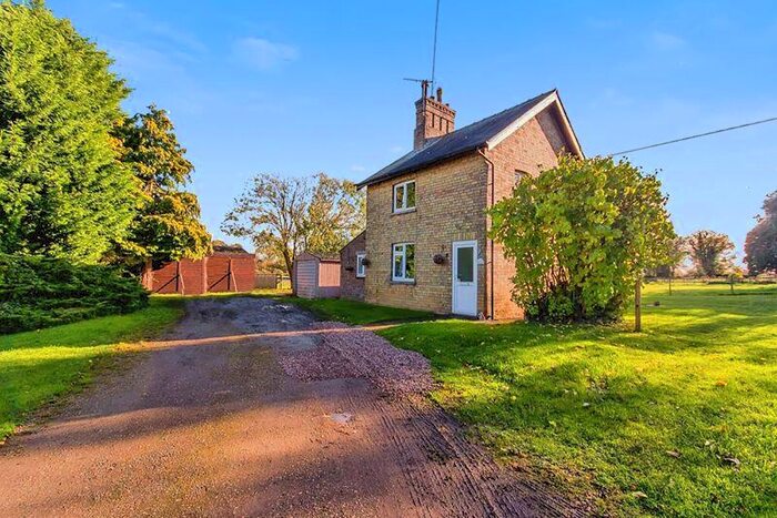 3 Bedroom House For Sale In Howell, NG34