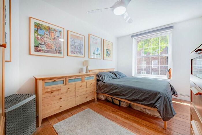 3 Bedroom Flat To Rent In Loughborough Estate, London, SW9