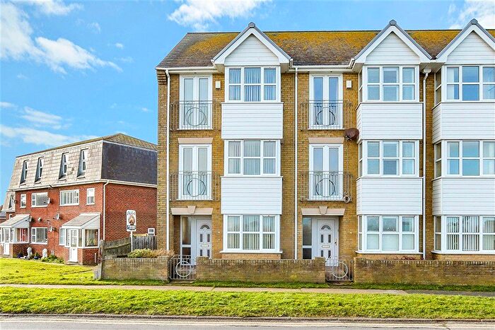 3 Bedroom Town House For Sale In Grand Parade, Littlestone, New Romney, Kent, TN28