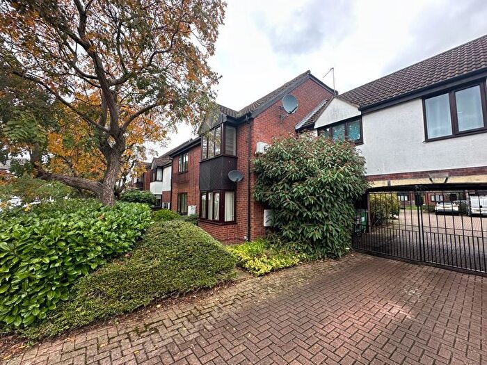 1 Bedroom Flat To Rent In Lysons Avenue, Linden, Gloucester, GL1