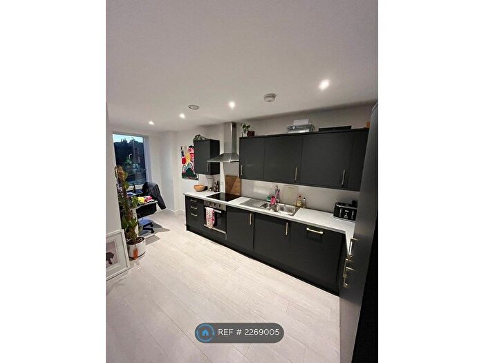 1 Bedroom Flat To Rent In Putney Bridge Road, London, SW18