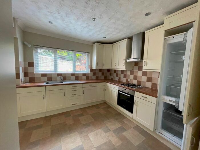 3 Bedroom Semi-Detached House To Rent In Harrowden Road, Wellingborough, NN8