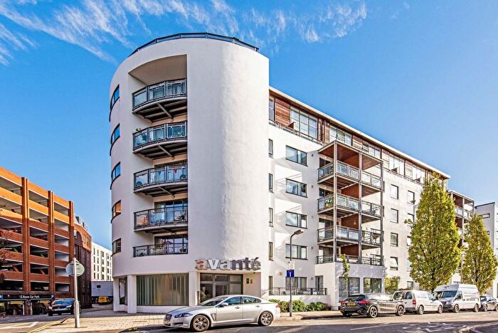 2 Bedroom Flat To Rent In The Bittoms, Kingston Upon Thames, KT1