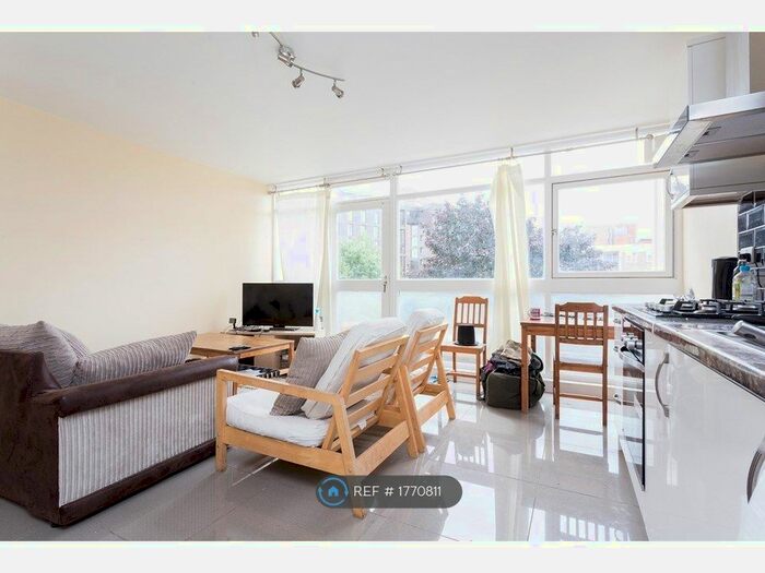 4 Bedroom Flat To Rent In Halstead Court, London, N1