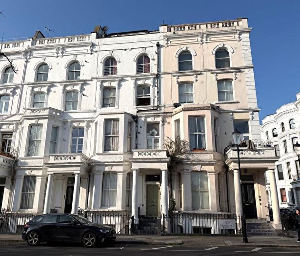 1 Bedroom Flat For Sale In (F) Powis Square, Notting Hill, Kensington And Chelsea, W11