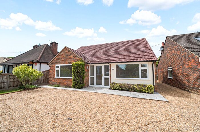 3 Bedroom Bungalow For Sale In White Lane, Ash Green, Aldershot, Surrey, GU12