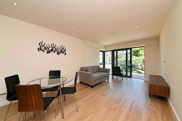 2 Bedroom Flat To Rent In Beaufort Square, Colindale, NW9