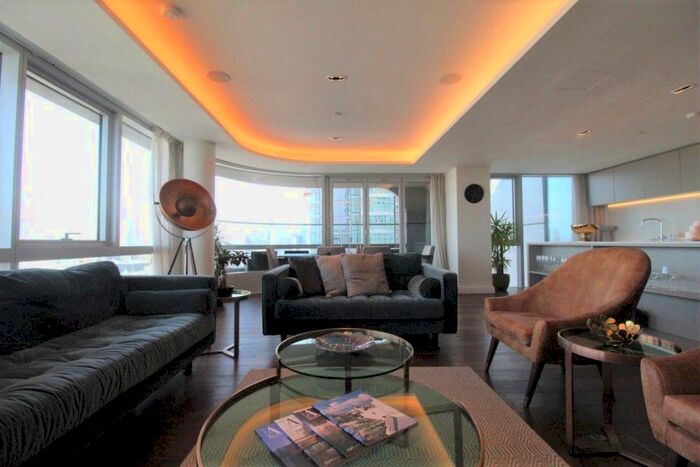 3 Bedroom Flat To Rent In City Road, London, EC1V