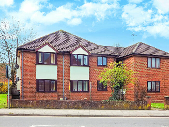 1 Bedroom Apartment To Rent In High Street, Aylesbury, Buckinghamshire, HP20