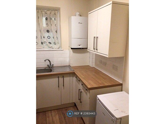 Studio To Rent In Penrose House, London, SE17