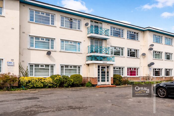 2 Bedroom Flat To Rent In |Ref: |, Banister Grange, Banister Road, Southampton, SO15