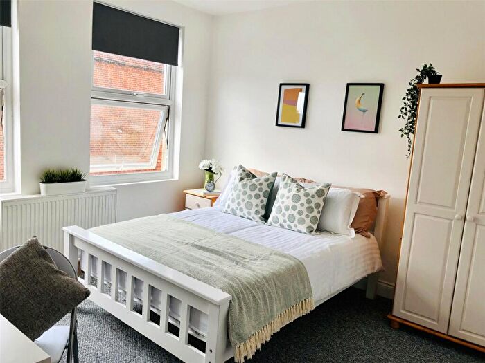 8 Bedroom Maisonette To Rent In Osborne Road, Southsea, Hampshire, PO5