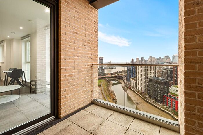 Studio To Rent In Silvertown Way, London, E16
