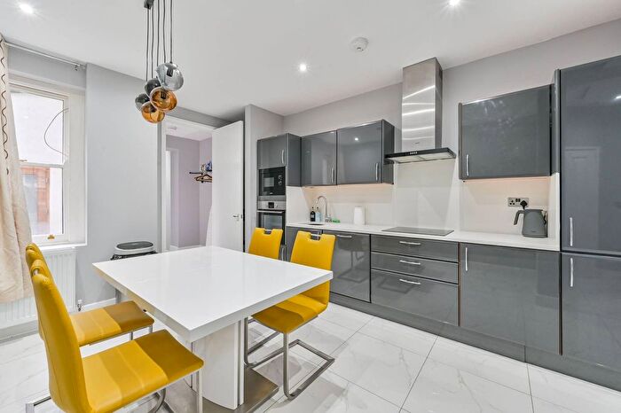 1 Bedroom Flat For Sale In Old Gloucester Street, Bloomsbury, London, WC1N