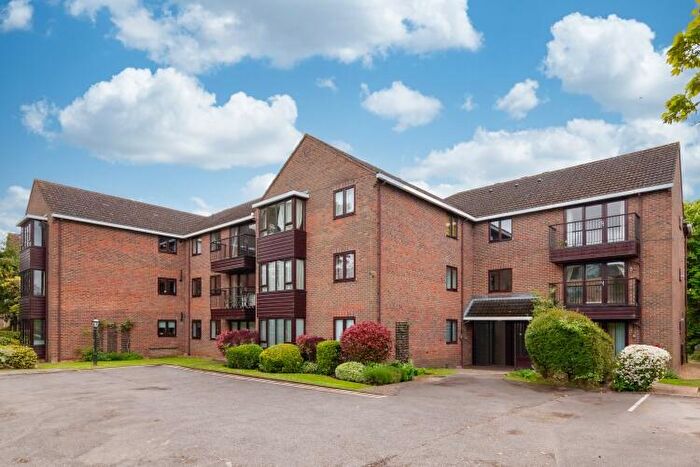 2 Bedroom Apartment To Rent In Hernes Road, Oxford, OX2